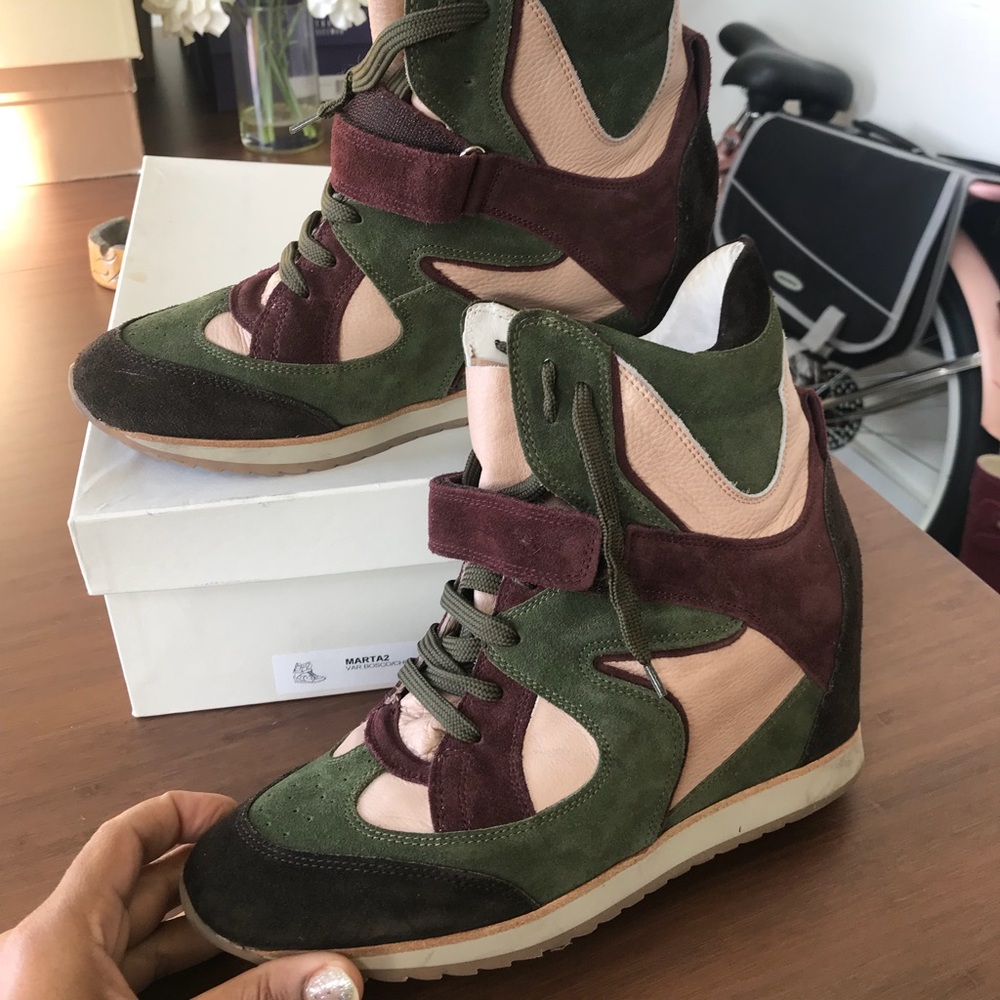 Elena Iachi sneakers